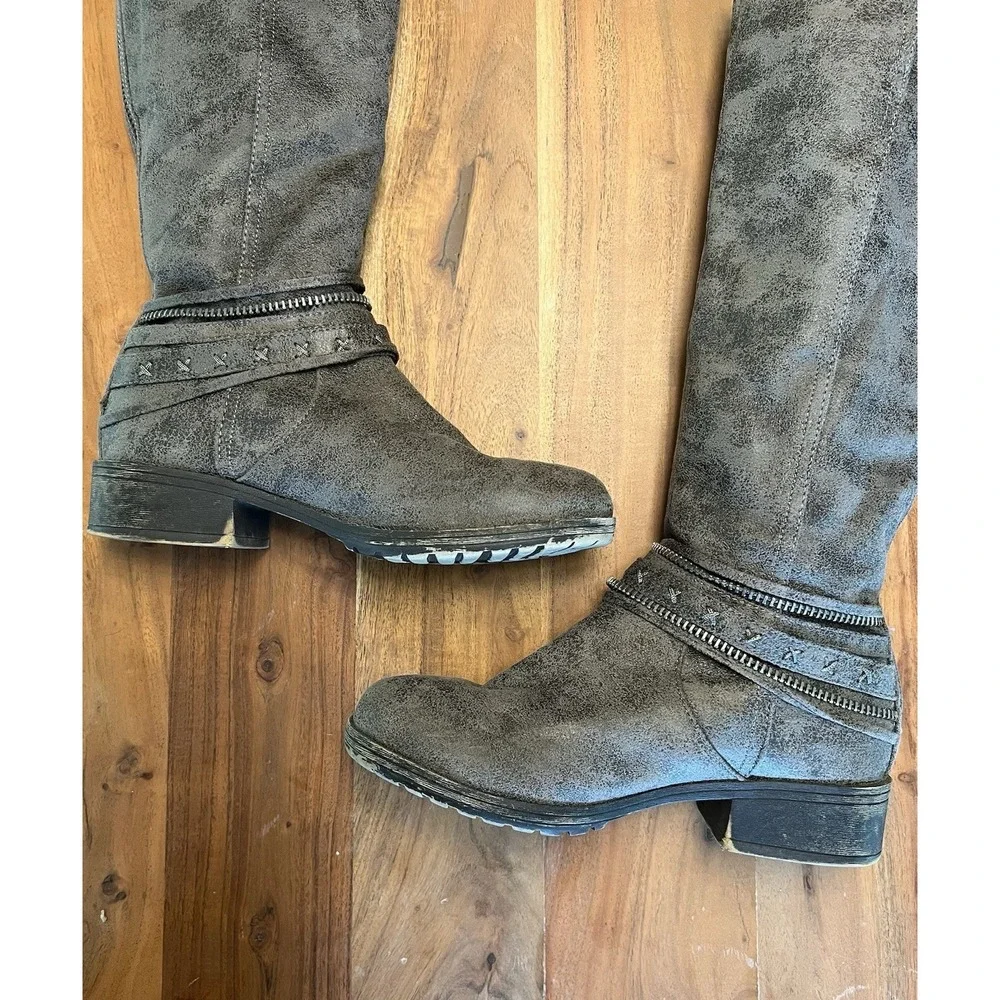 Kohl's SO Women's Wide Calf Garland Tall Grey Boots Size 9